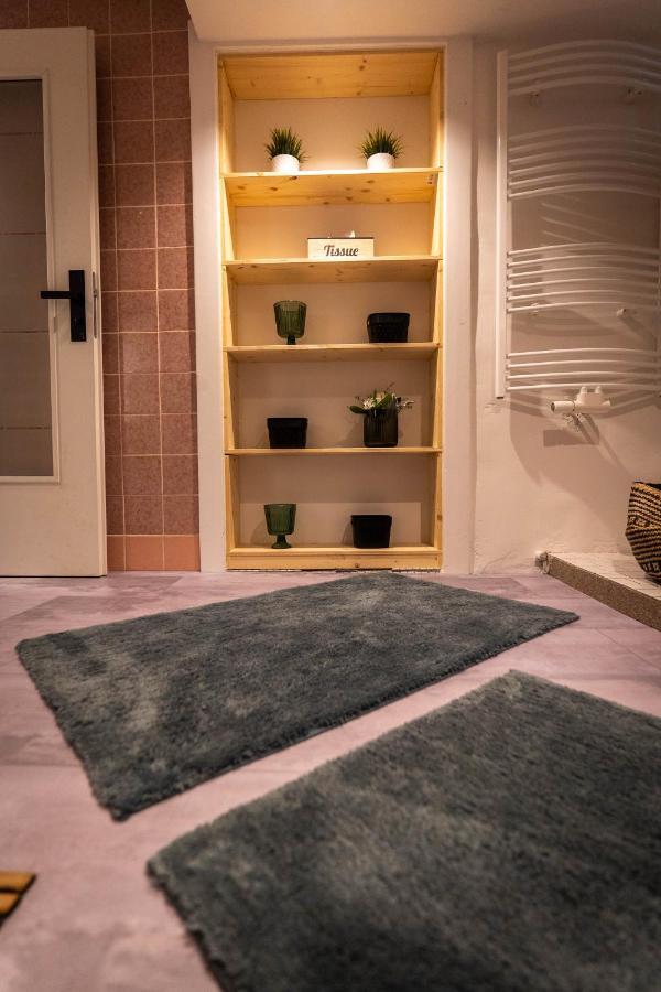 Gemuetliche 2-Zimmer Souterrain Wohnung دوسلدورف المظهر الخارجي الصورة